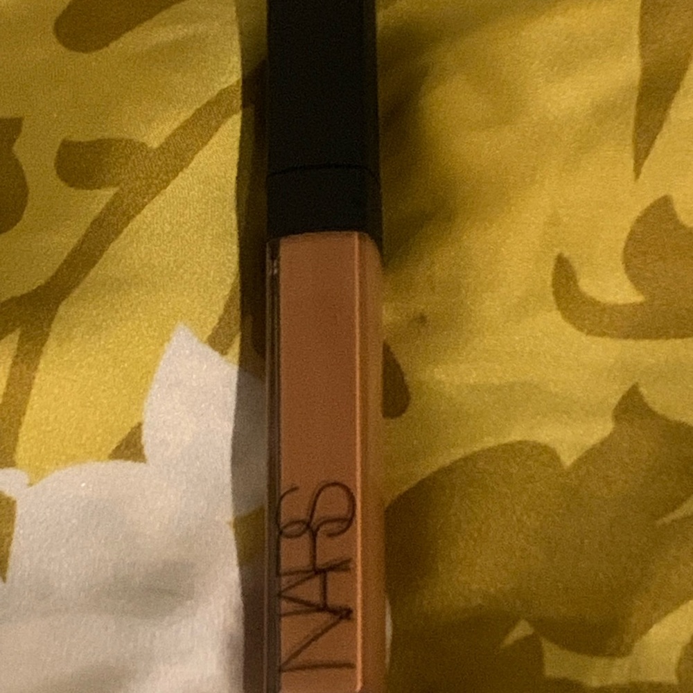 NARS CREAMY RADIANT CONCEALER - Picture 6 of 7